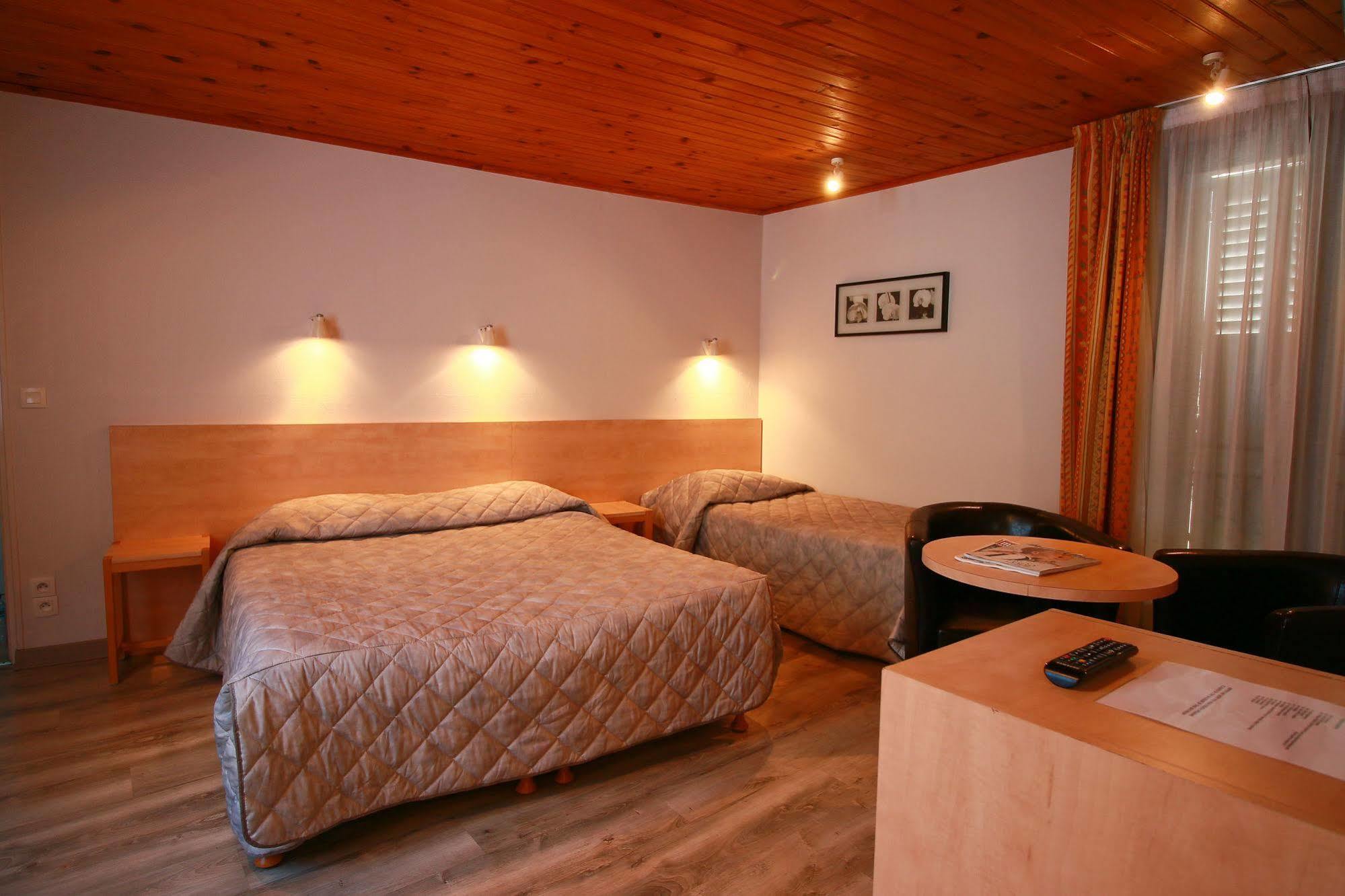 Hotel Panoramic Bagneres-de-Luchon Exterior photo