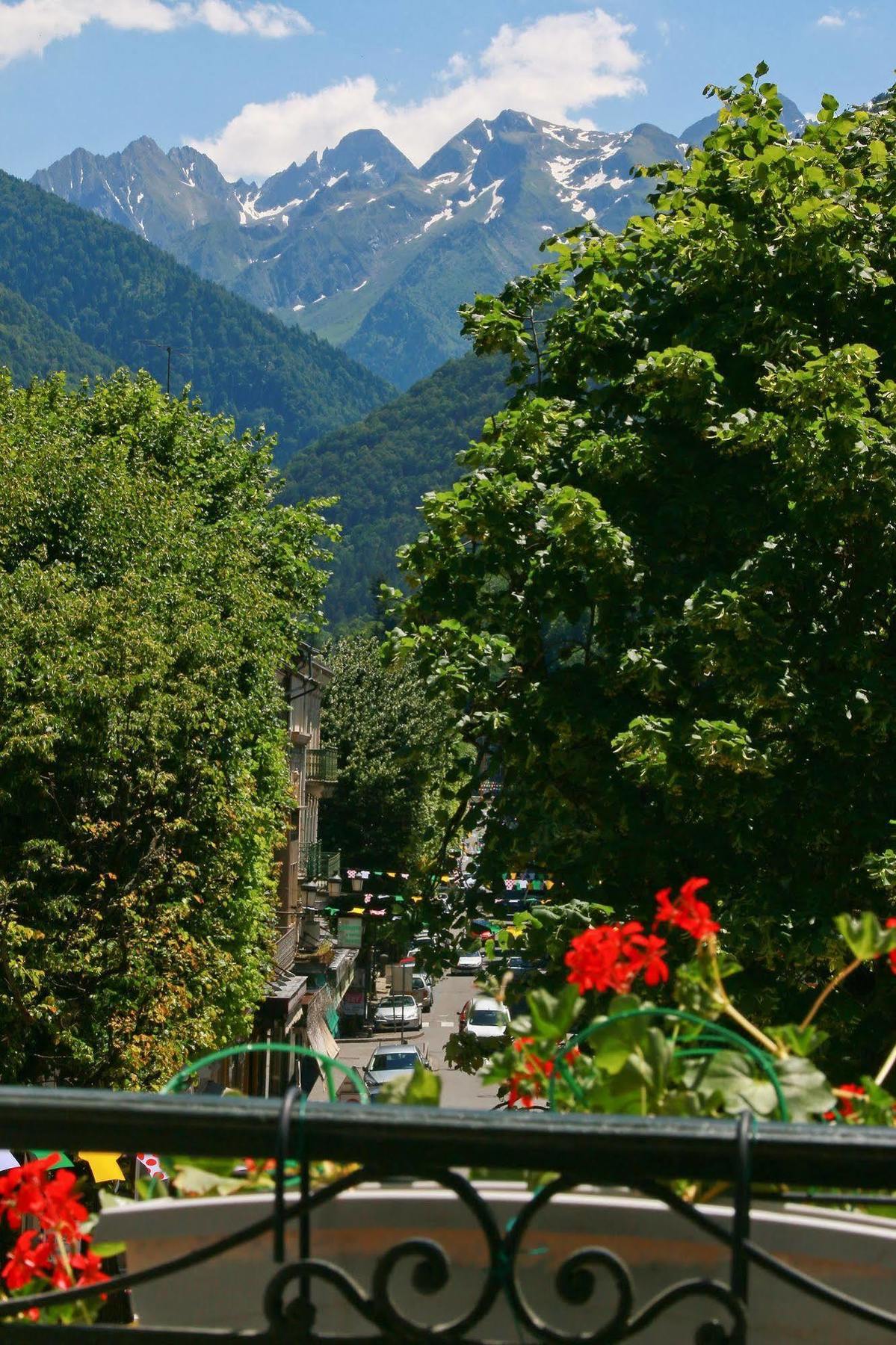 Hotel Panoramic Bagneres-de-Luchon Exterior photo