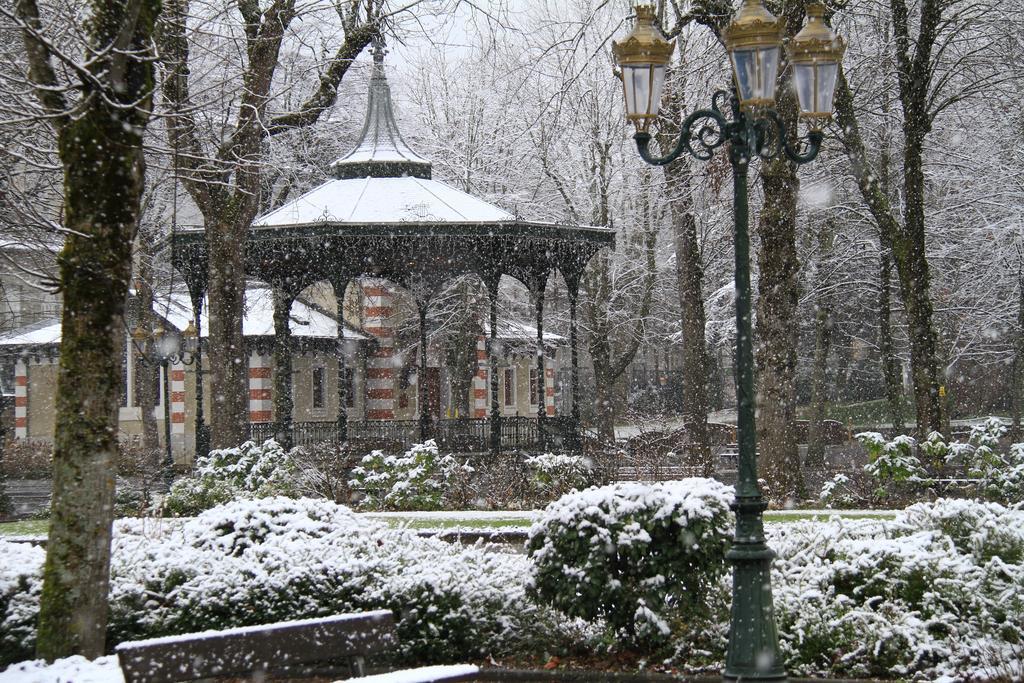 Hotel Panoramic Bagneres-de-Luchon Exterior photo